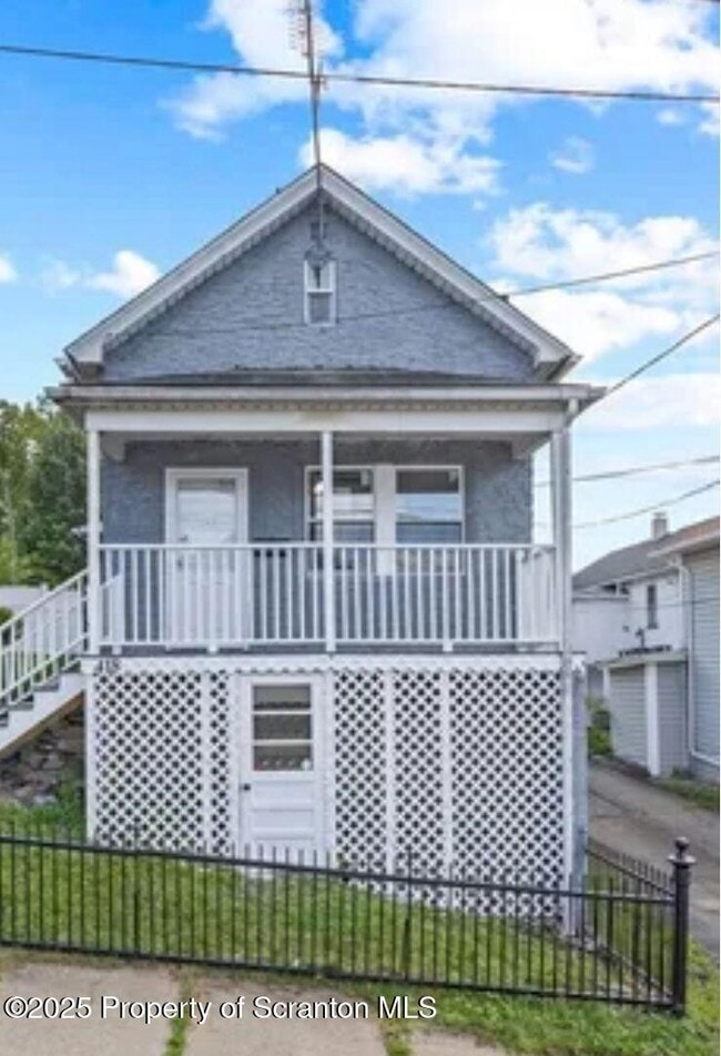 Building Photo - 418 E Elm St Rental