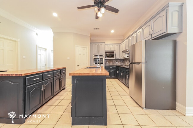 10598 Bradley Cir