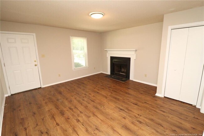 3905 Lexington Dr