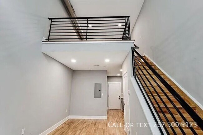 Building Photo - 1523 W Girard Ave Unit 103