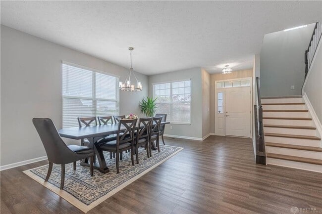 Photo - 225 Pointe Oakwood Way