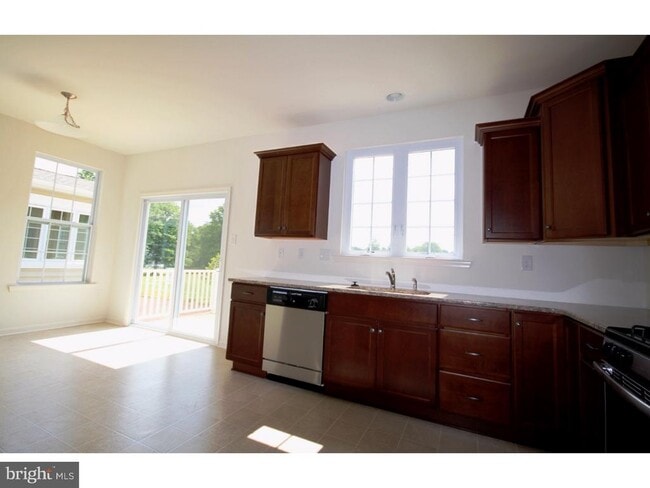 Photo - 431 Williamson Ct