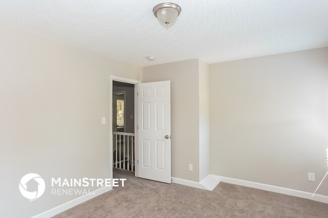 Photo - 696 Journey St SW