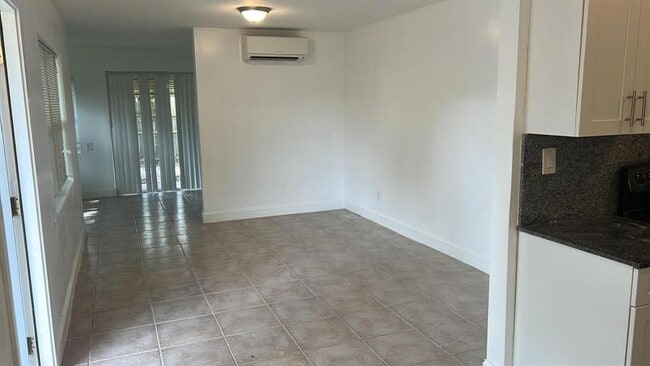 Photo - 1140 SW 30th St Unit A