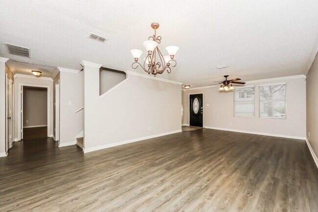 Photo - 3904 Foxhound Ln