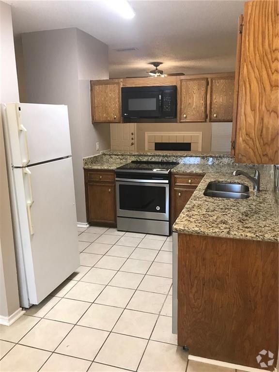 Building Photo - 2414 Longview St Unit 205 Rental