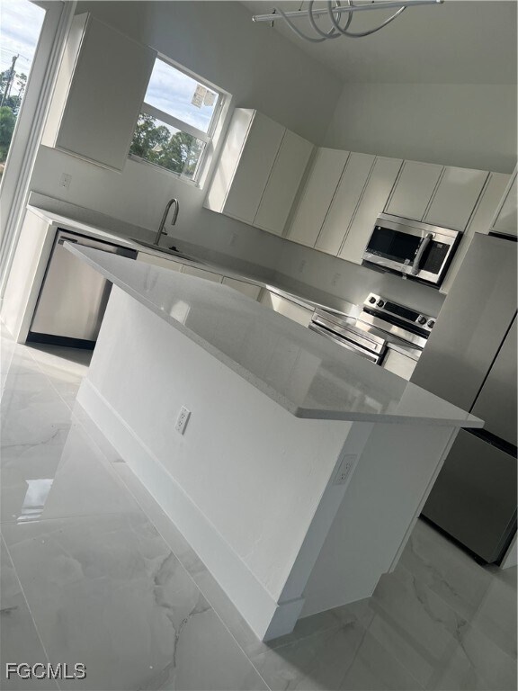 Photo - 464 Eisenhower Blvd