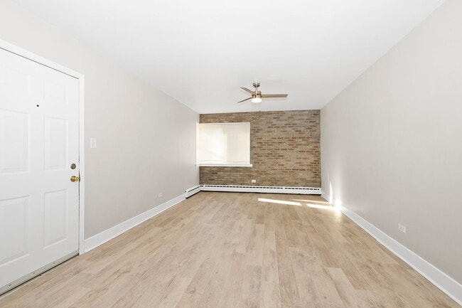 Photo - Gorgeous 2bed/1bath Condo Unit For Rent in...