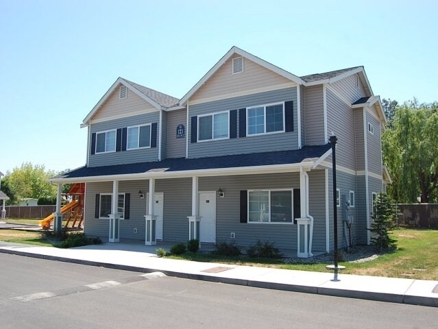 Parkwood Apartments - Parkwood Apartments