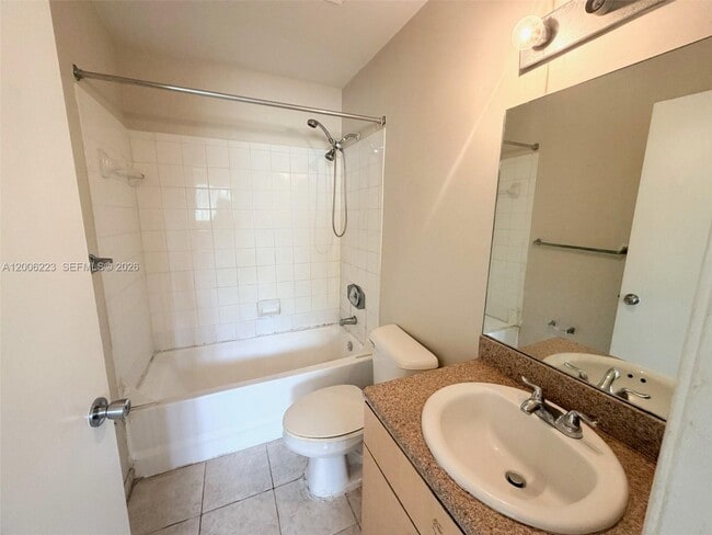 Photo - 960 Lake Victoria Dr Unit C