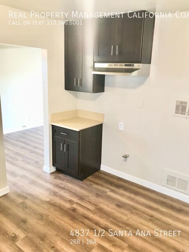 Available Now !!! Newly Remodeled 2 Bedro... Rental For Rent in Bell