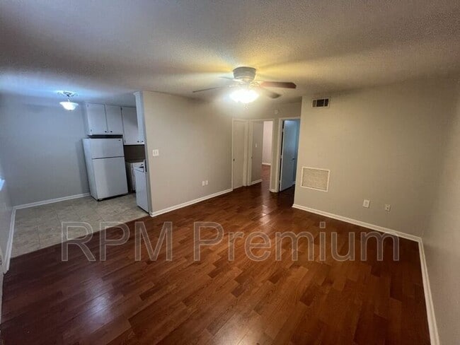 Photo - 4133 Lee St Unit 17