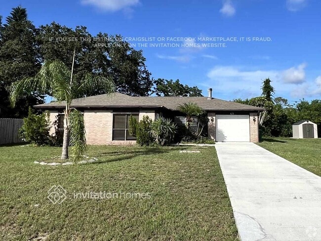 Building Photo - 621 NE Helicon Ln Rental
