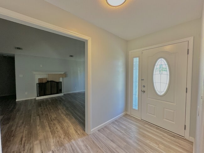 Photo - 1111 Timberline Dr
