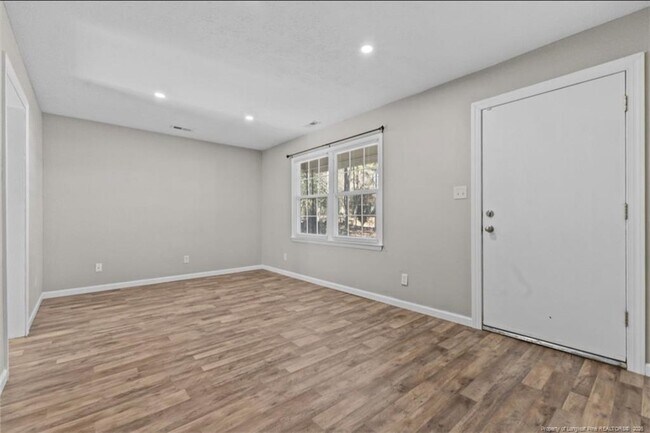 Photo - 216 Treadway Ct