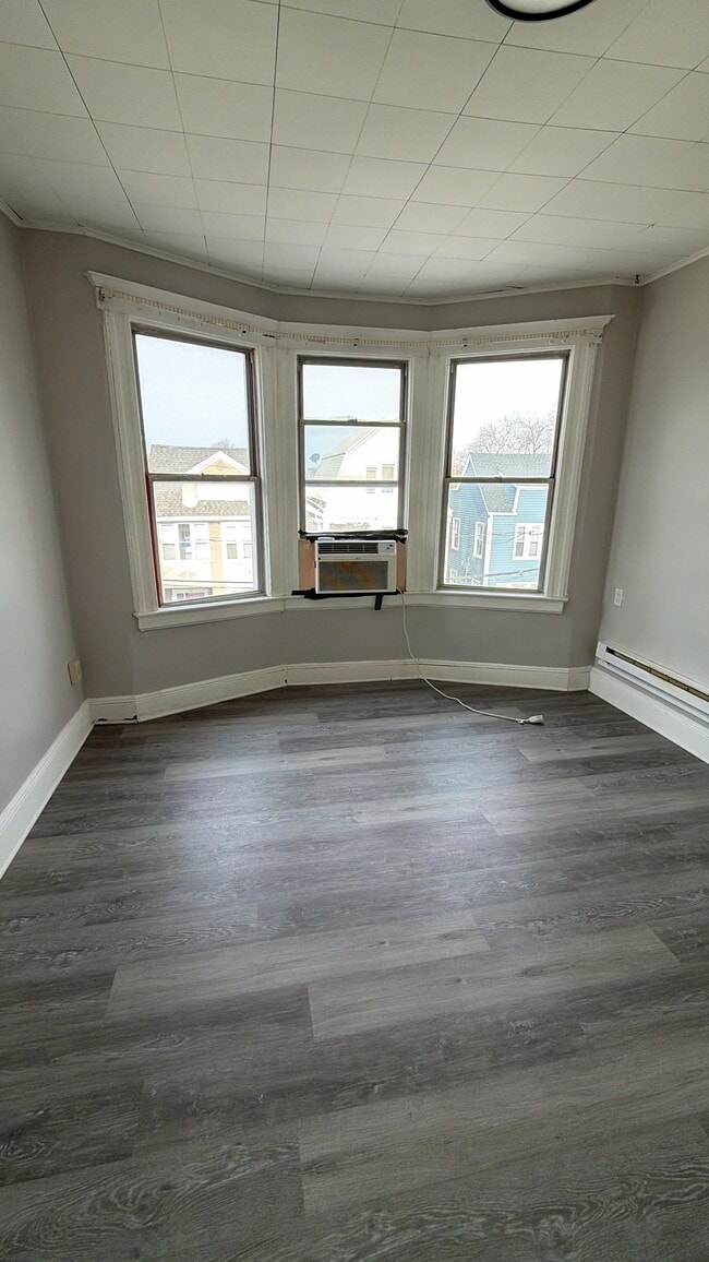 34 Clerk St 3R - 36 Clerk St Unit 3R