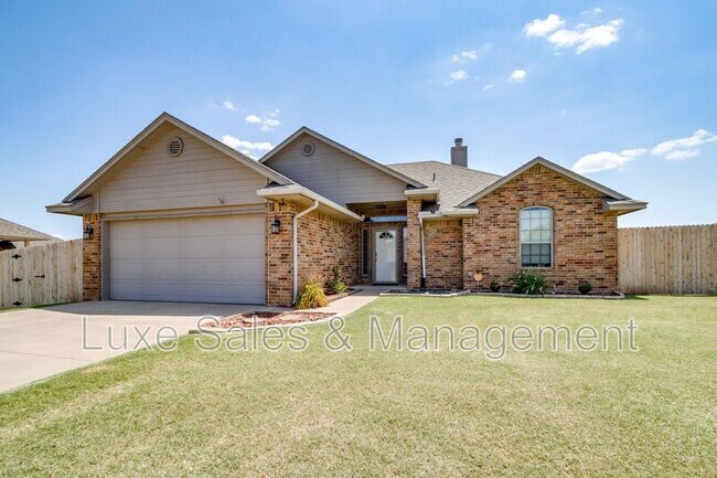 1174 Misty Dr NW