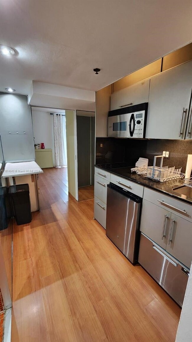 Photo - 1255 Collins Ave Unit 206