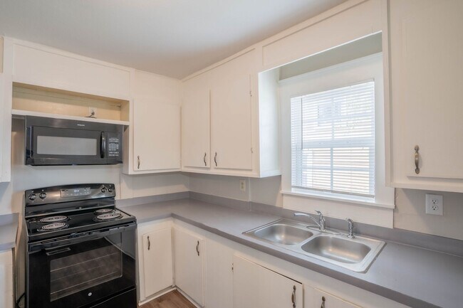 Photo - 3 Bed 1 Bath in Tulsa! PRICE DROP!