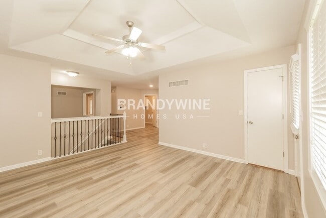 Photo - 402 Maple Ave