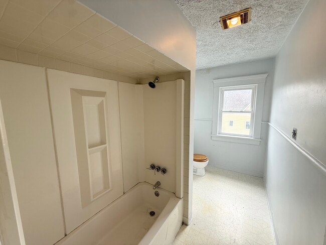 Photo - 343 Cedar Ave Unit Upper