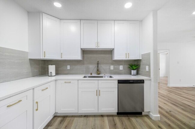 Photo - 3906 Simsbrook Dr