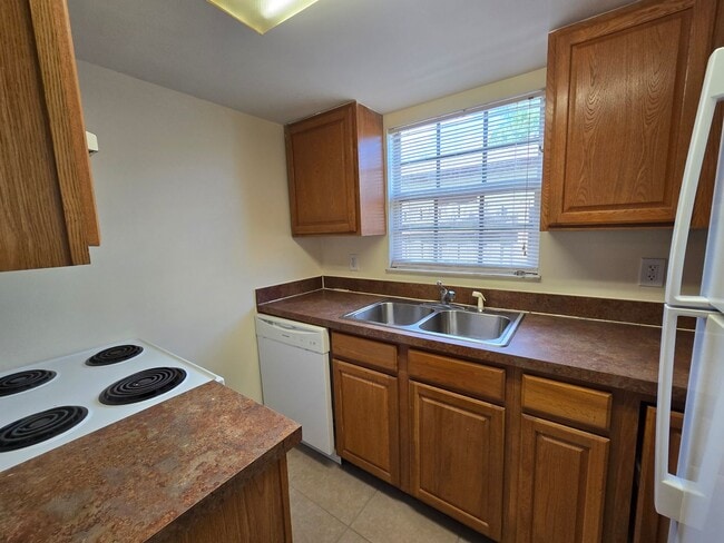 Photo - 1 Bedroom 1 Bath duplex