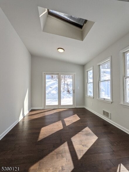 Photo - 10 Sycamore Ln