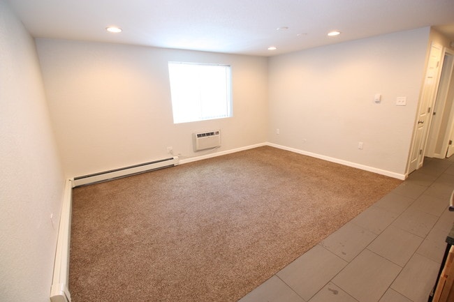 1431 Pearl St