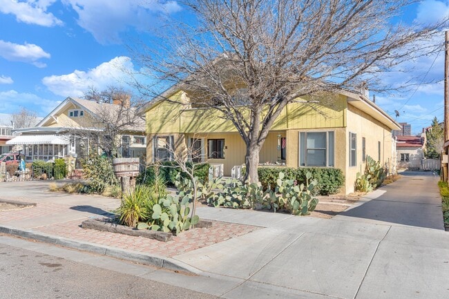 Photo - 208 13th St NW