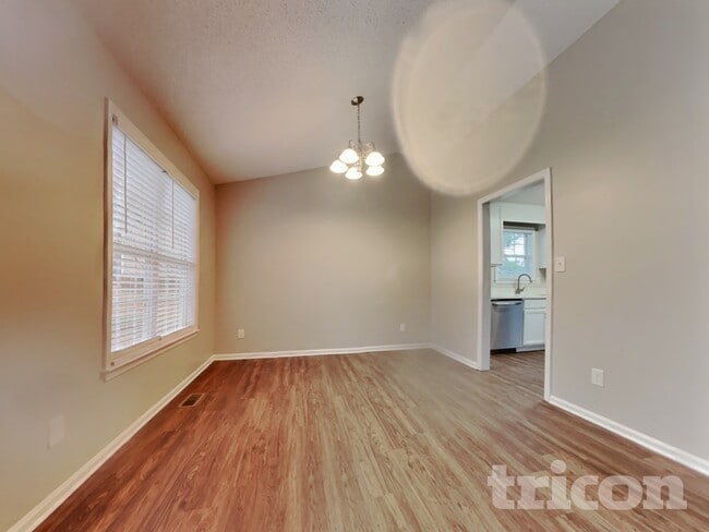 Photo - 69 Gray Ghost St