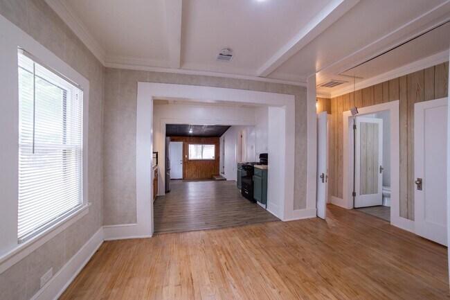 Photo - 1927 Lee Hall St