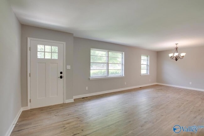 Photo - 3803 McEwen Dr NW