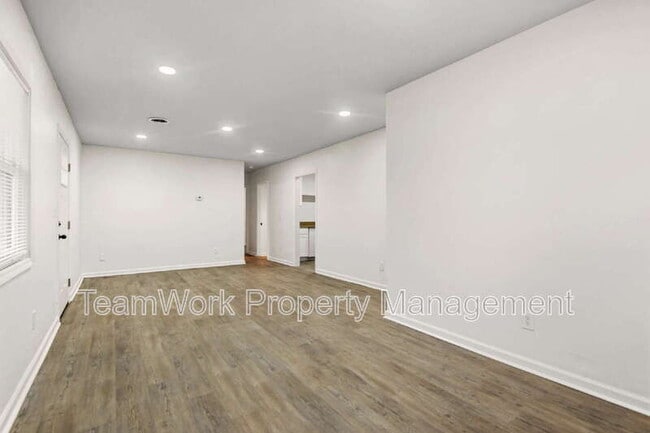 Photo - 3027 Terry Dr