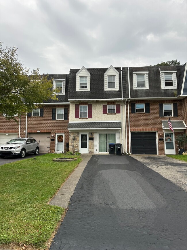 Building Photo - 145 Sutcliffe Ln