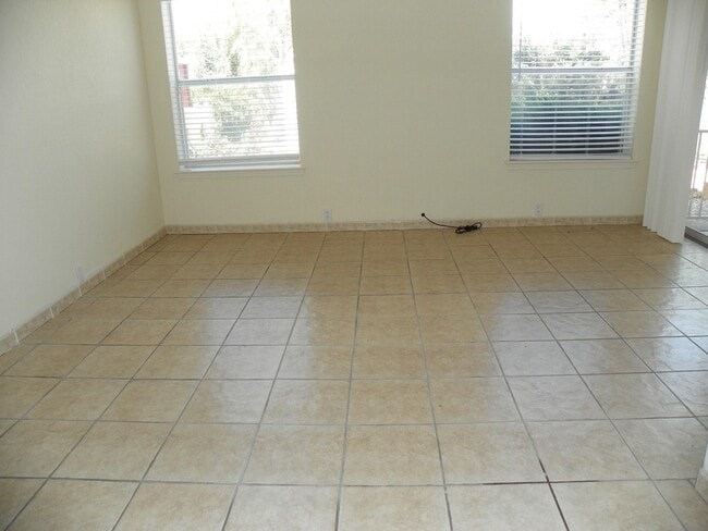 Photo - 3093 La Mirage Ct SE