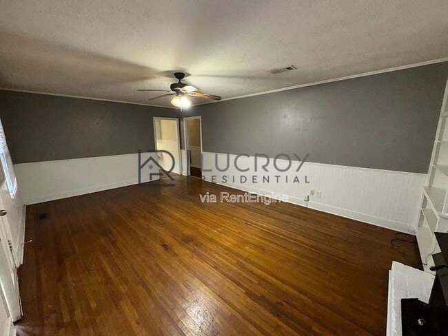Photo - 1081 S Church St
