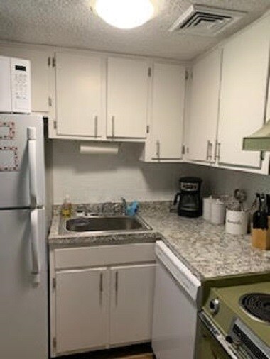 Photo - 105 Molokai Vlg Unidad 105