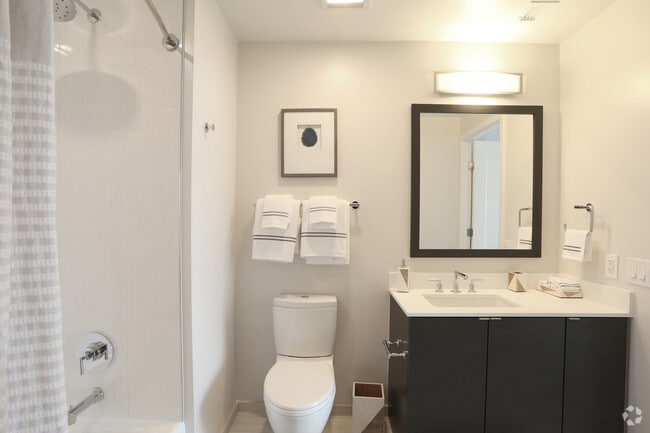 1BR, 1BA - 768 SF