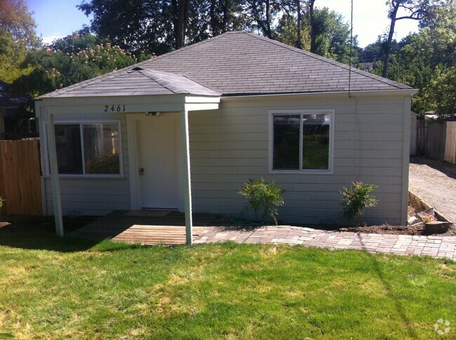 Building Photo - Nice 3 bed/1 bath home near Hendricks Park...