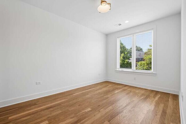 Photo - 2225 Herman St