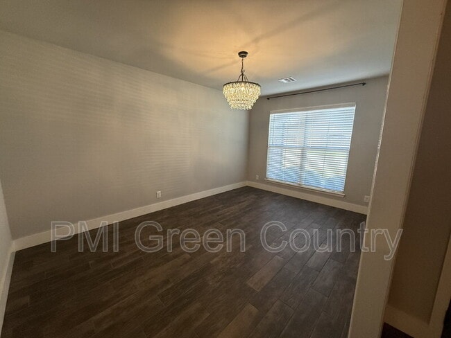 Photo - 2611 W Baton Rouge Pl