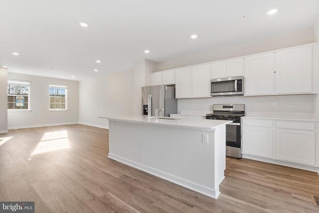 Photo - 7428 Fern Gully Way