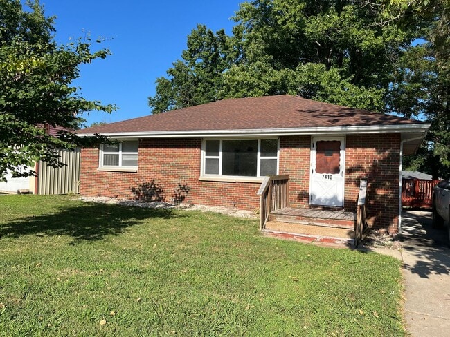 Building Photo - Three bedroom in Godfrey Rental
