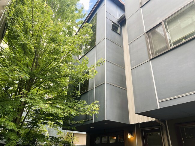 Charming North Beacon Hill 3 bed/2.5 bath ... - Charming North Beacon Hill 3 bed/2.5 bath ... Townhome