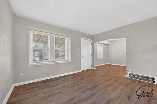 Photo - $1300 3 bedroom bungalow