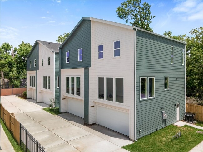 Photo - 1046 Marjorie St