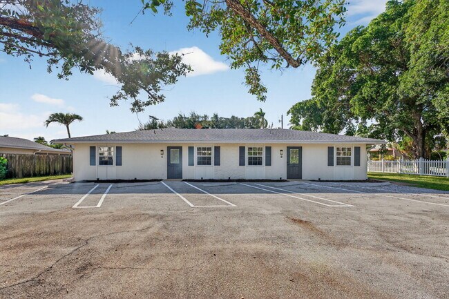 Photo - 800 Tropic Blvd