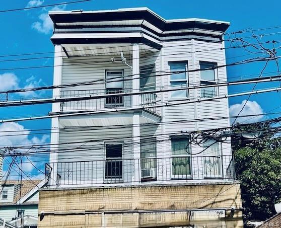 Building Photo - 137 Lake Ave