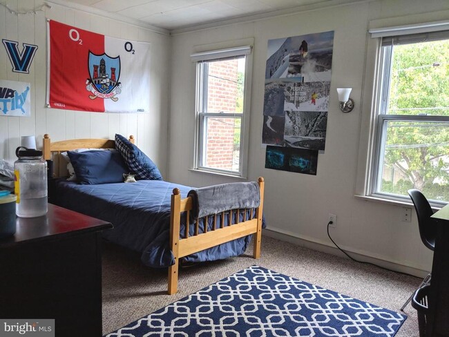 Photo - 728 W Railroad Ave